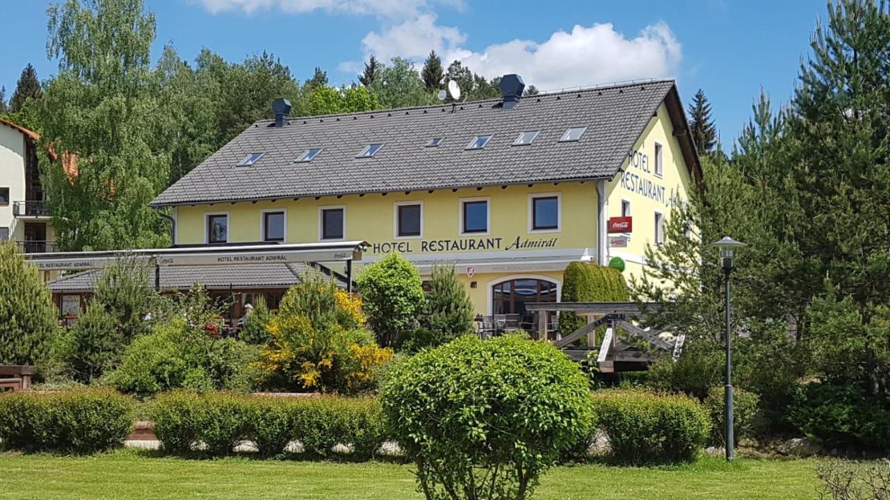 Hotel Admiral Lipno nad Vltavou Exteriör bild