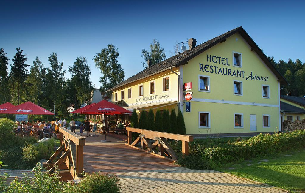 Hotel Admiral Lipno nad Vltavou Exteriör bild