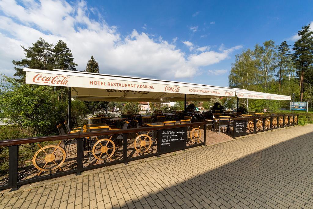 Hotel Admiral Lipno nad Vltavou Exteriör bild